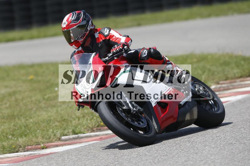/Archiv-2025/27 12.06.2025 Ducati Schweiz Trackday Warmup  ADR/gruen-vert/40